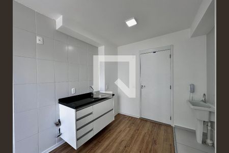 Cozinha de apartamento para alugar com 1 quarto, 27m² em Campo Belo, São Paulo