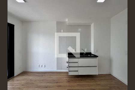 Cozinha de apartamento para alugar com 1 quarto, 27m² em Campo Belo, São Paulo