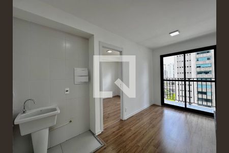 Cozinha de apartamento para alugar com 1 quarto, 27m² em Campo Belo, São Paulo