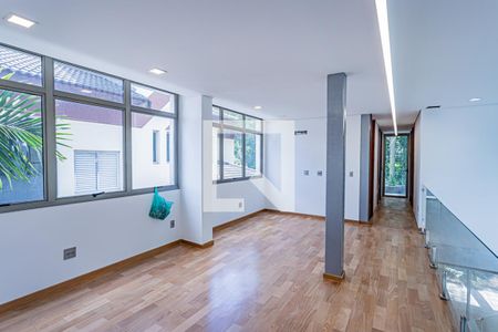 Sala superior de casa para alugar com 4 quartos, 420m² em City América, São Paulo