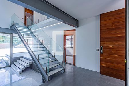 Entrada de casa para alugar com 4 quartos, 420m² em City América, São Paulo