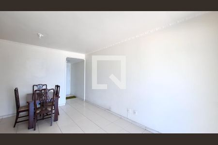 Sala de apartamento para alugar com 2 quartos, 70m² em Nova Mirim, Praia Grande