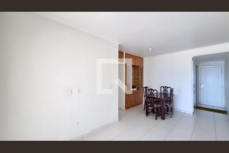 Sala de apartamento para alugar com 2 quartos, 70m² em Nova Mirim, Praia Grande