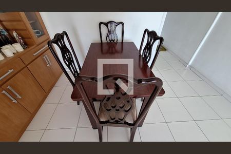 Detalhe da sala de apartamento para alugar com 2 quartos, 70m² em Nova Mirim, Praia Grande