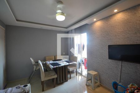 Sala de apartamento para alugar com 2 quartos, 45m² em Bom Pastor, Belford Roxo