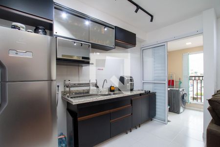 Cozinha de apartamento para alugar com 2 quartos, 46m² em Jardim Flor da Montanha, Guarulhos