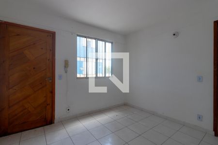 Sala de apartamento para alugar com 2 quartos, 42m² em Parque Pirajussara, Embu das Artes