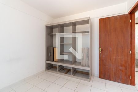 Quarto 1 de apartamento para alugar com 2 quartos, 42m² em Parque Pirajussara, Embu das Artes