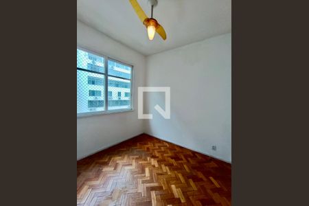 Quarto 1 de apartamento à venda com 2 quartos, 68m² em Copacabana, Rio de Janeiro