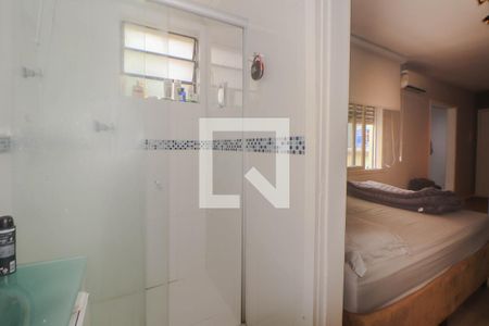 Banheiro de kitnet/studio à venda com 1 quarto, 32m² em Vila Ipiranga, Porto Alegre