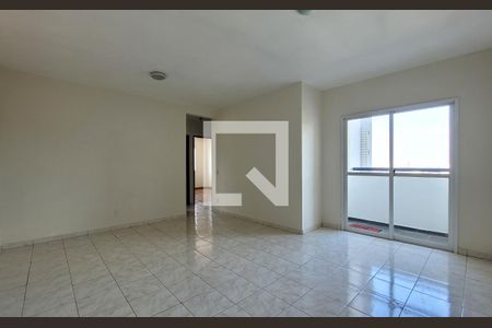 Sala de apartamento para alugar com 3 quartos, 90m² em Pinheirinho, Santo André