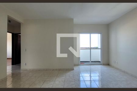 Sala de apartamento para alugar com 3 quartos, 90m² em Pinheirinho, Santo André