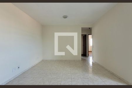 Sala de apartamento para alugar com 3 quartos, 90m² em Pinheirinho, Santo André