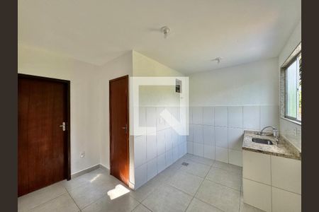 Sala e Cozinha de casa para alugar com 1 quarto, 45m² em Recreio dos Bandeirantes, Rio de Janeiro