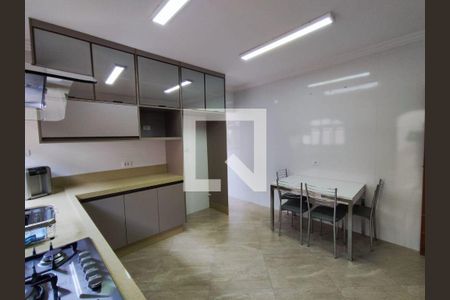 Casa à venda com 3 quartos, 140m² em Jardim Ester, São Paulo