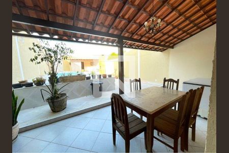 Casa à venda com 4 quartos, 150m² em Maria Paula, Niterói