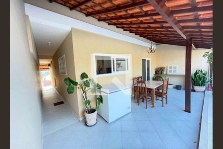 Casa à venda com 4 quartos, 150m² em Maria Paula, Niterói