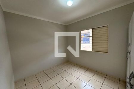 Dormitório 01 de apartamento para alugar com 2 quartos, 45m² em Jardim Interlagos, Ribeirão Preto