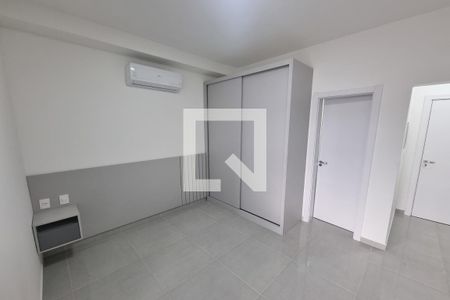 Sala - Dormitório de kitnet/studio para alugar com 1 quarto, 38m² em Ribeirânia, Ribeirão Preto