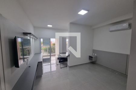 Sala - Dormitório de kitnet/studio para alugar com 1 quarto, 38m² em Ribeirânia, Ribeirão Preto