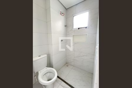 Banheiro de apartamento para alugar com 1 quarto, 39m² em Vila Mangalot, São Paulo