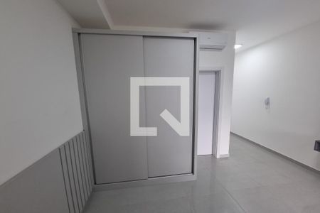 Sala - Dormitório de kitnet/studio para alugar com 1 quarto, 38m² em Ribeirânia, Ribeirão Preto