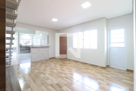 Sala 1 de casa para alugar com 3 quartos, 220m² em Vila Guilherme, São Paulo