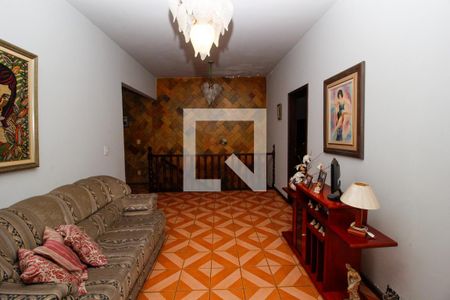 Sala  de casa para alugar com 3 quartos, 309m² em Santa Efigênia, Belo Horizonte