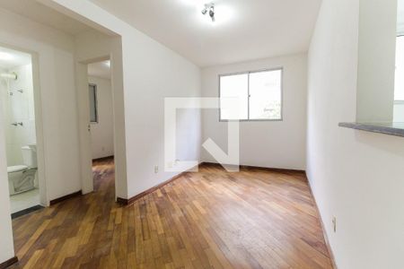 Sala de apartamento para alugar com 2 quartos, 48m² em Colônia Zl, São Paulo