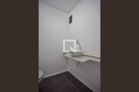 Lavabo de apartamento para alugar com 3 quartos, 139m² em Vila Sonia, São Paulo