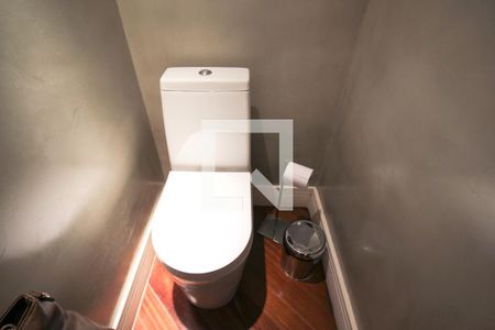 Lavabo de apartamento à venda com 1 quarto, 72m² em Vila Nova Conceição, São Paulo