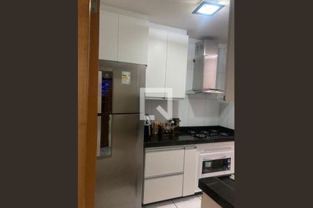 Cozinha de apartamento à venda com 2 quartos, 57m² em Alvorada, Contagem