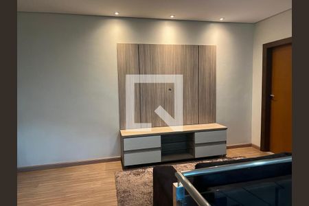 Sala de casa à venda com 3 quartos, 289m² em Heliópolis, Belo Horizonte