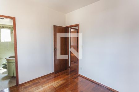 Suíte de apartamento para alugar com 4 quartos, 110m² em Santa Efigênia, Belo Horizonte