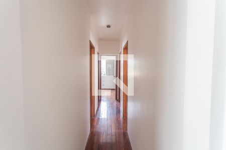 Corredor de apartamento para alugar com 4 quartos, 110m² em Santa Efigênia, Belo Horizonte