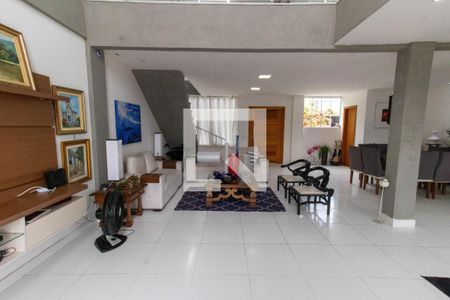 Sala de casa para alugar com 4 quartos, 250m² em Camboinhas, Niterói