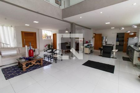 Sala de casa para alugar com 4 quartos, 250m² em Camboinhas, Niterói