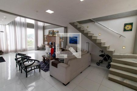 Sala de casa para alugar com 4 quartos, 250m² em Camboinhas, Niterói