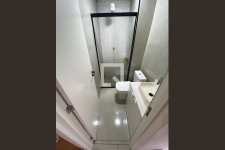 Banheiro de apartamento à venda com 1 quarto, 24m² em Bonfim, Osasco