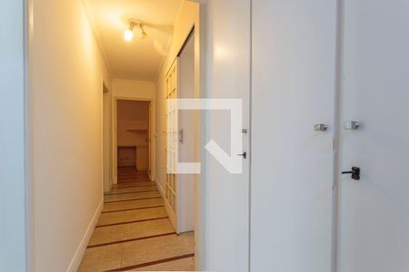 Corredor de apartamento para alugar com 3 quartos, 130m² em Moema, São Paulo