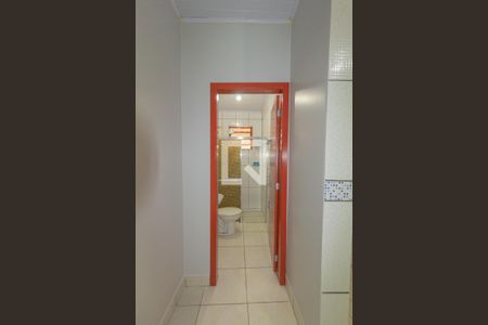 Banheiro Corredor de casa para alugar com 2 quartos, 70m² em Harmonia, Canoas