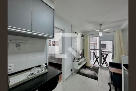 Cozinha  de apartamento para alugar com 1 quarto, 30m² em Jardim Caravelas, São Paulo