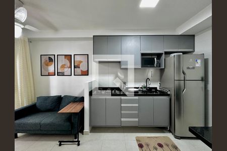 Cozinha  de apartamento para alugar com 1 quarto, 30m² em Jardim Caravelas, São Paulo