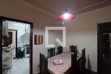 Sala de casa à venda com 3 quartos, 120m² em Planalto, Belo Horizonte