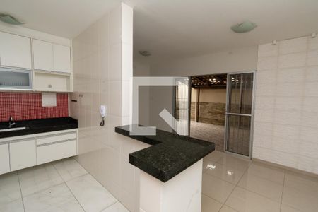 Sala de apartamento à venda com 2 quartos, 74m² em Alvorada, Contagem