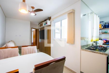 Sala de apartamento à venda com 2 quartos, 48m² em Jardim Santo André, Santo André