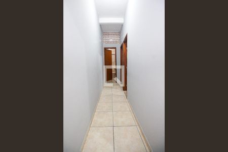 Corredor de casa para alugar com 2 quartos, 108m² em Vila Indiana, Taboão da Serra