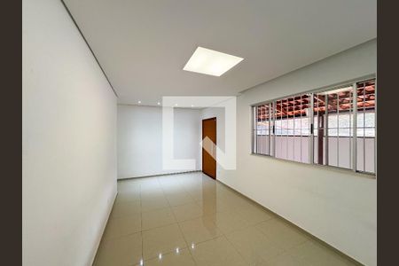 Sala de casa à venda com 3 quartos, 190m² em Novo Eldorado, Contagem