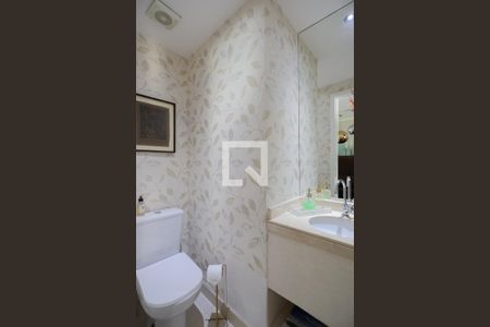 Lavabo de apartamento para alugar com 3 quartos, 150m² em Santa Teresinha, São Paulo