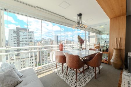 Sala de apartamento à venda com 3 quartos, 123m² em Consolação, São Paulo